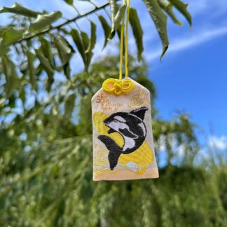 シャチ守り(黄色)